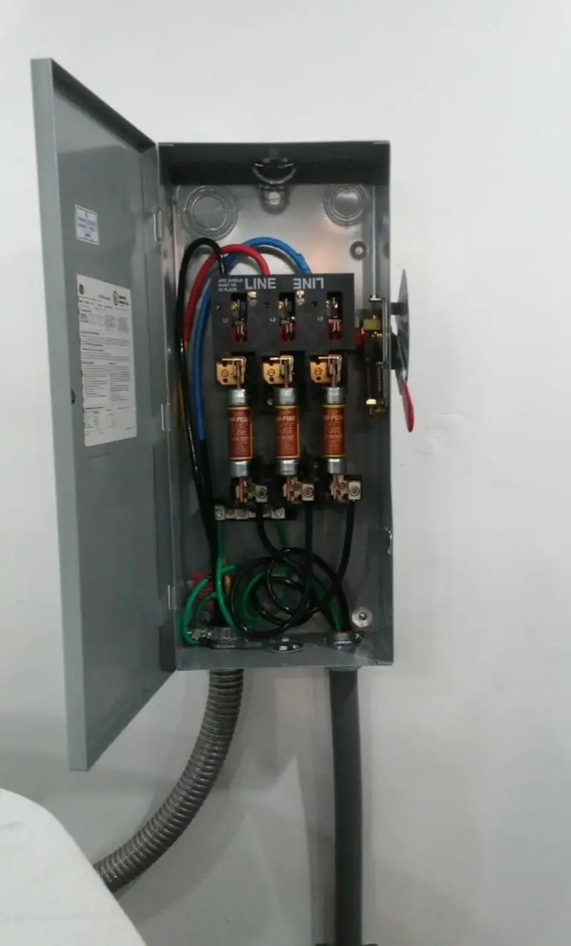 Three-phase disconnect switch installed for Smoke Detector Installation in Stone Ridge